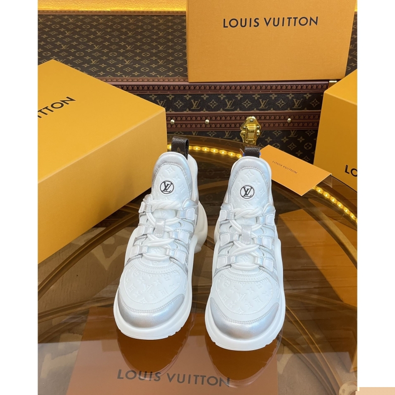 l**is V*t*n sneakers